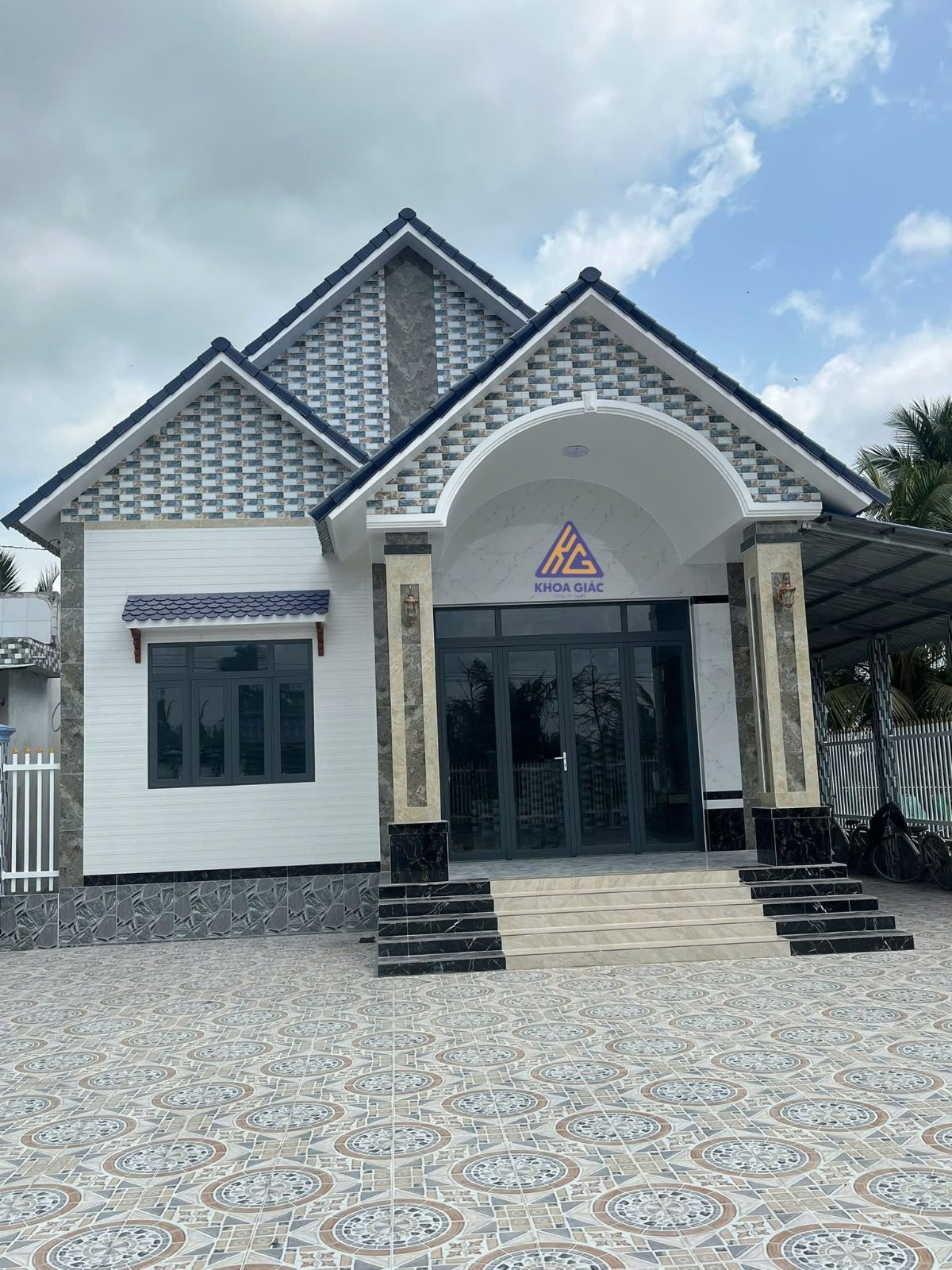 Cửa nhôm kính chống ngập cho nhà Miền Tây mùa lũ