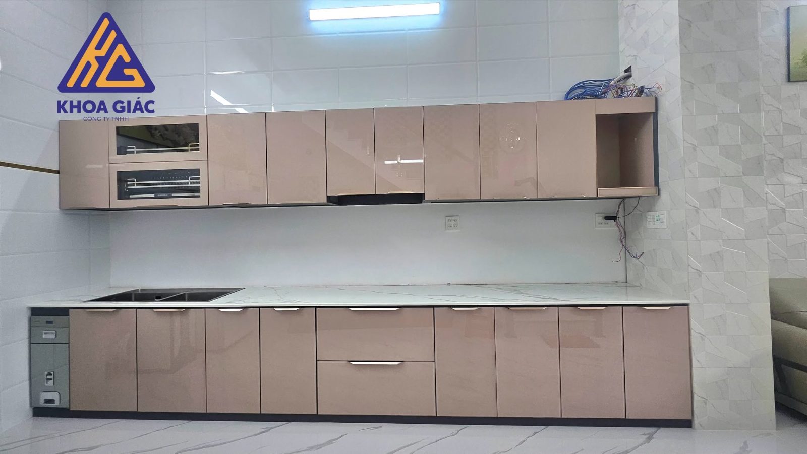 Tủ bếp nhôm kính được Khoa Giac thi công tại Cần Thơ