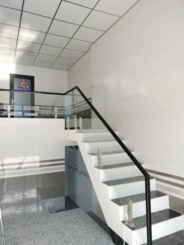 Cầu thang, lan can nhôm kính — thi công tại Cần Thơ, Nhôm Kính Khoa Giác