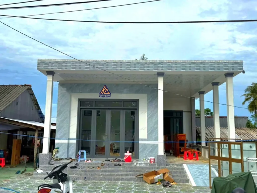 Công trình nhà miền Tây lắp cửa nhôm kính chống ẩm, chống ngập — Nhôm Kính Khoa Giác