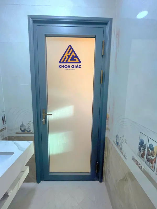 Cửa 1 cánh, full tường — thi công tại Cần Thơ, Nhôm Kính Khoa Giác