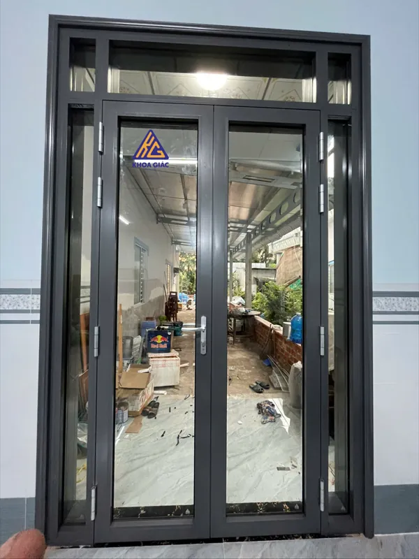 Cửa Xingfa 2 cánh, mở — thi công tại Cần Thơ, Nhôm Kính Khoa Giác
