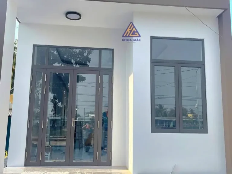 Cửa nhôm Xingfa 2 cánh mở thi công tại Cần Thơ — Nhôm Kính Khoa Giác