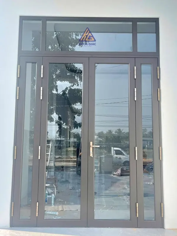 Cửa Xingfa 2 cánh, mở — thi công tại Cần Thơ, Nhôm Kính Khoa Giác